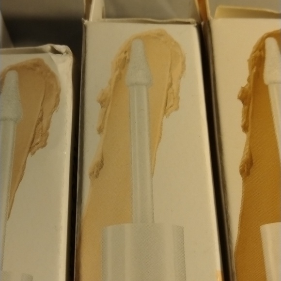 Maybelline caramel 40 Ivory 5 Fair 10 super stay full coverage under eye conceal - Picture 4 of 8